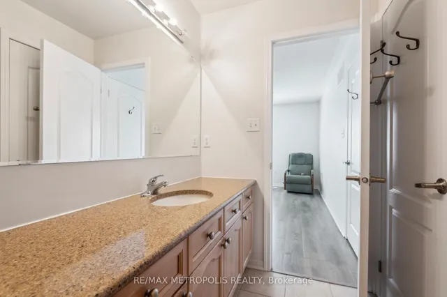 Additional image 35 of 54 Howe Ave