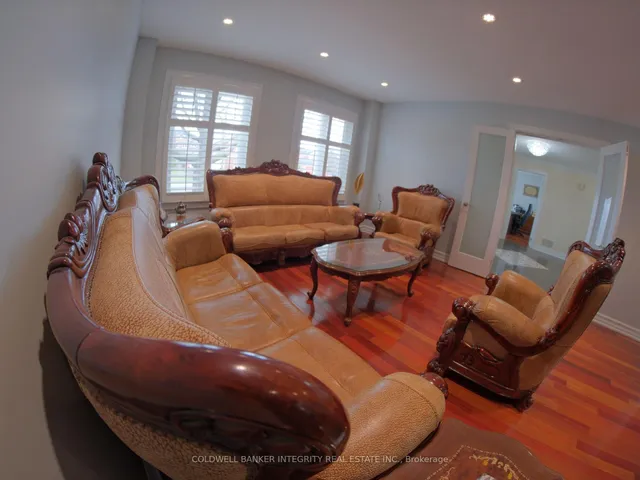 Additional image 31 of 2814 Guilford Cres