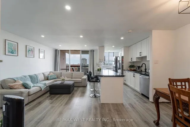 1615 Bloor St Unit 1001