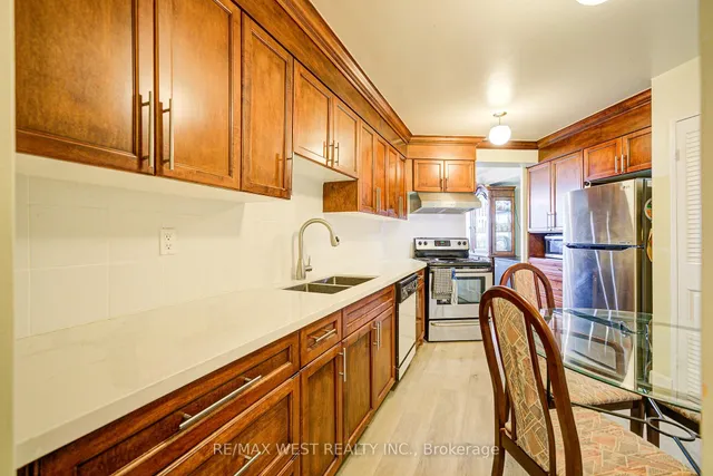 Additional image 17 of 150 Neptune Dr Unit 906