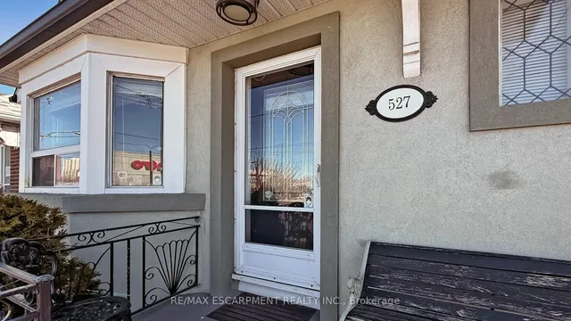 Additional image 3 of 527 Victoria Park Ave