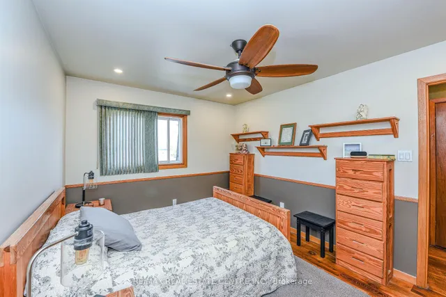 Additional image 26 of 14 Royce Ave