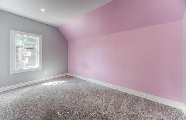 Additional image 34 of 31 Dekay St