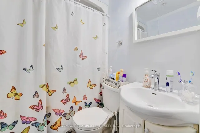 Additional image 7 of 426 WAVERLY St