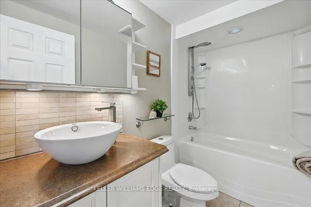 Additional image 16 of 2338 Malcolm Cres