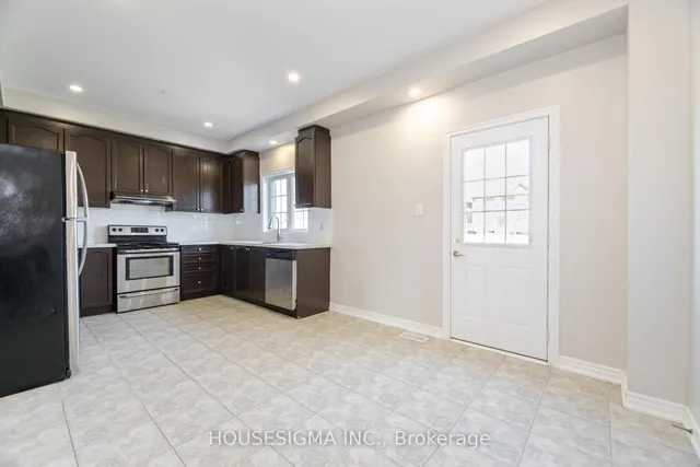 Additional image 24 of 36 Arizona Dr