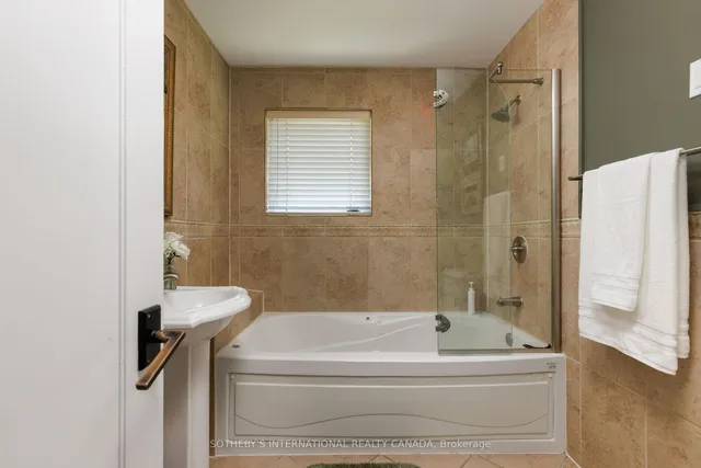 Additional image 27 of 14 Plumbstead Crt