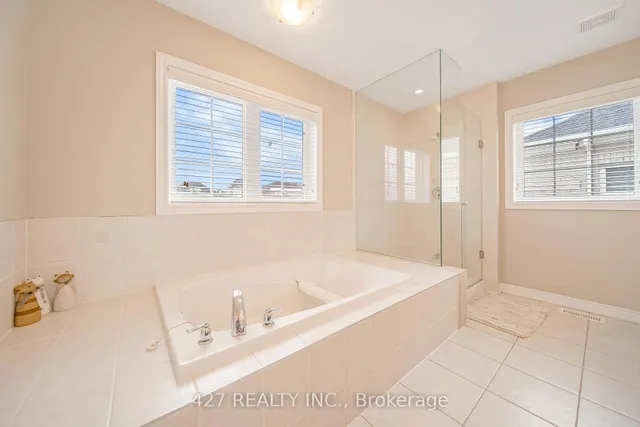 Additional image 32 of 38 Intrigue Tr