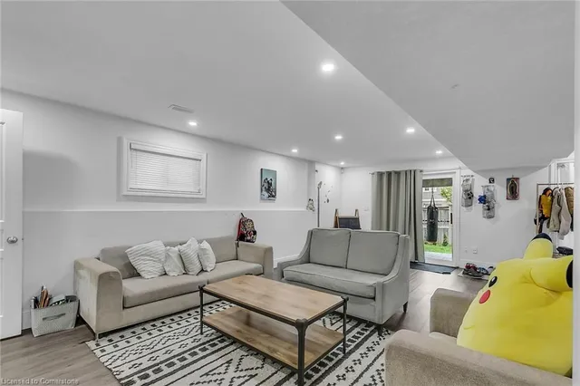 Additional image 31 of 956 Banffshire Crt