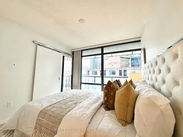 Additional image 21 of 38 Grenville St Unit 1107