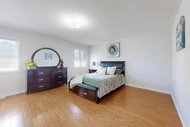 Additional image 27 of 40 Oblate Cres