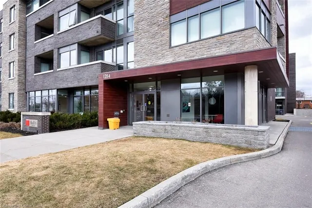 Additional image 3 of 1284 Guelph Line Unit 421