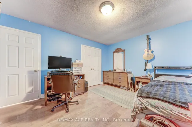 Additional image 26 of 17 Plumrose Blvd