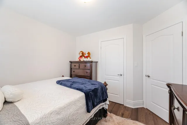 Additional image 35 of 2 Bramoak Cres