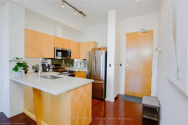 Additional image 15 of 388 Richmond St W