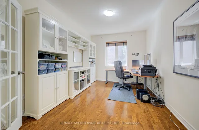 Additional image 12 of 1521 Craigleith Rd