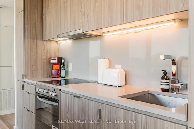 Additional image 10 of 7 Smith Cres Unit 524