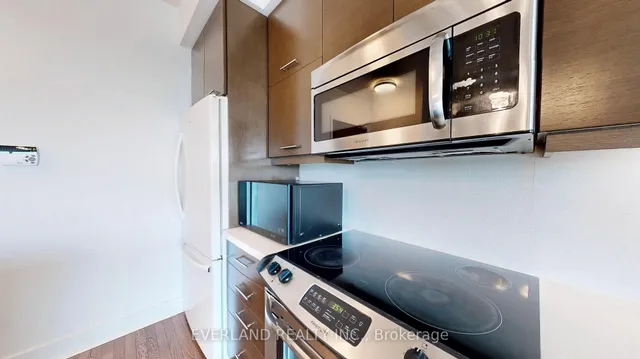 Additional image 12 of 26 Norton Ave Unit 1505