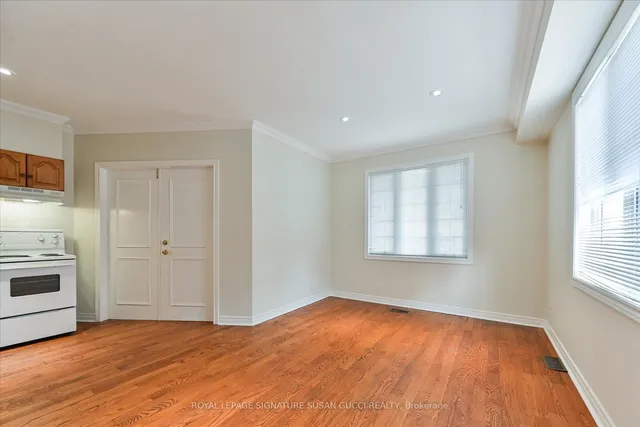 Additional image 6 of 454 Donlands Ave