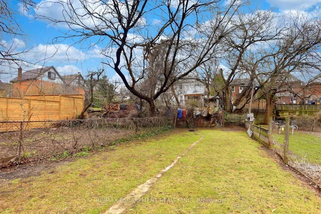 Additional image 46 of 66 Erie Ave