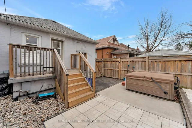 Additional image 35 of 65 Connaught Ave