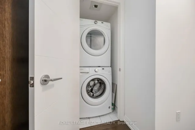 Additional image 20 of 460 Adelaide St Unit 705