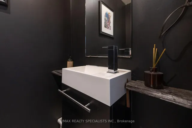 Additional image 12 of 8 Gladstone Ave Unit PH 705