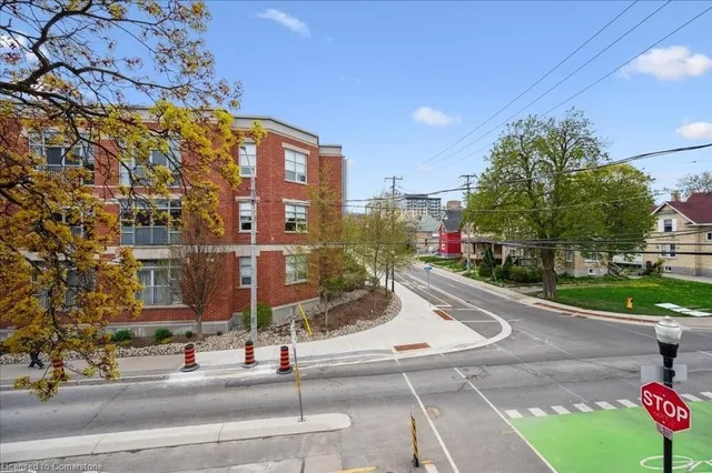 Additional image 33 of 43 Cedar St