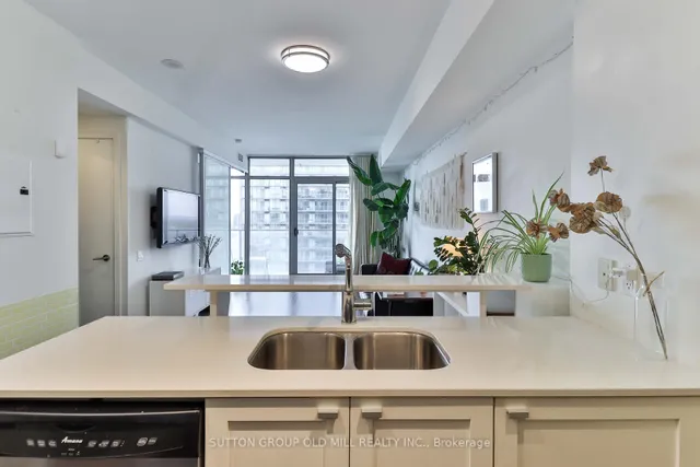 Additional image 4 of 103 The Queensway N/A Unit 2708