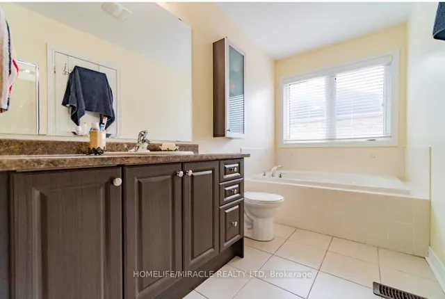 Additional image 9 of 11 Lorenzo Circ