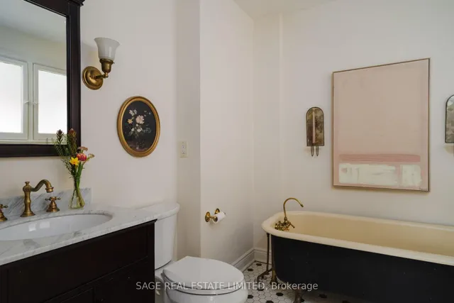 Additional image 30 of 57 Castle Frank Rd