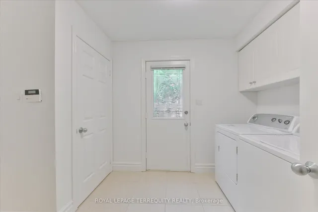 Additional image 17 of 2216 Dunvegan Ave