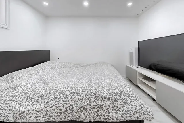 Additional image 36 of 2950 Bayview Ave