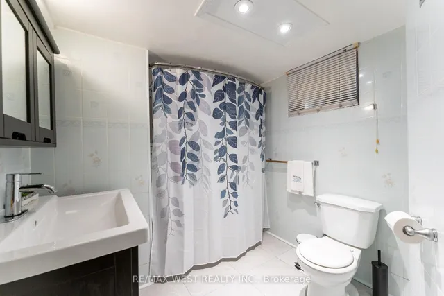 Additional image 24 of 2311 Gerrard St