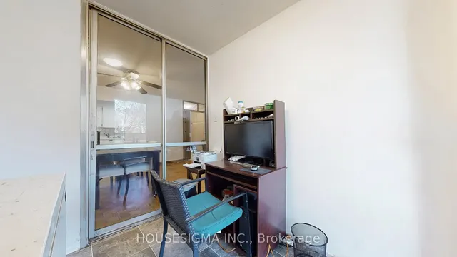 Additional image 11 of 15 La Rose Ave Unit 216