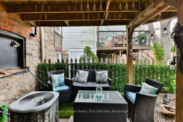 Additional image 42 of 14 Hatt St