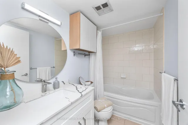 Additional image 18 of 81 Navy Wharf Crt Unit 2909