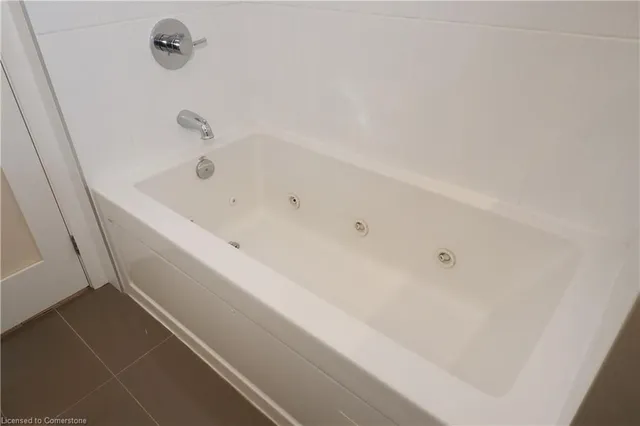 Additional image 25 of 112 Benton St Unit 710