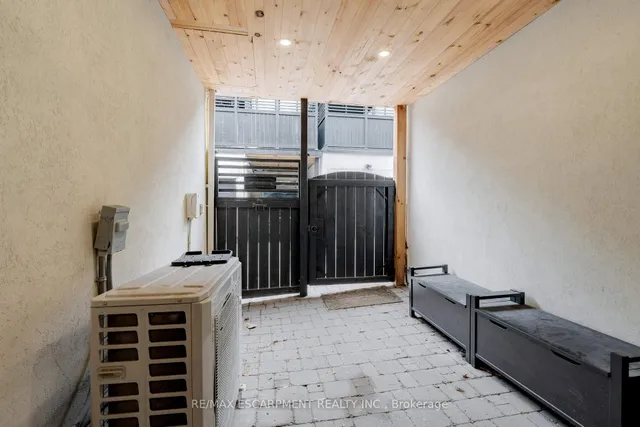 Additional image 32 of 46 Stanley Terr