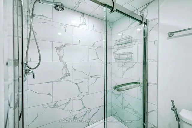 Additional image 29 of 4043 Gunby Cres