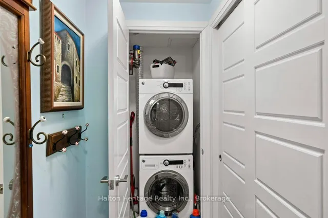 Additional image 27 of 2025 Maria St Unit 302