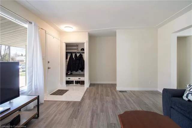 Additional image 8 of 187 Clover Pl