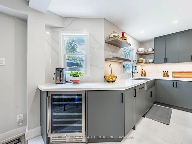 Additional image 24 of 302 Leacock Ave