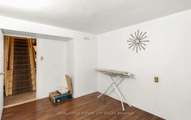 Additional image 24 of 67 Sutherland Ave