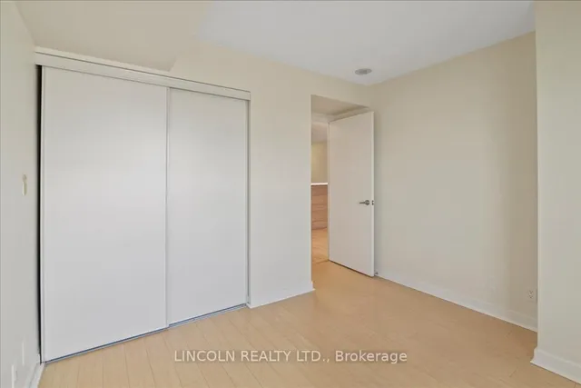 Additional image 24 of 36 Lee Centre Dr Unit 815