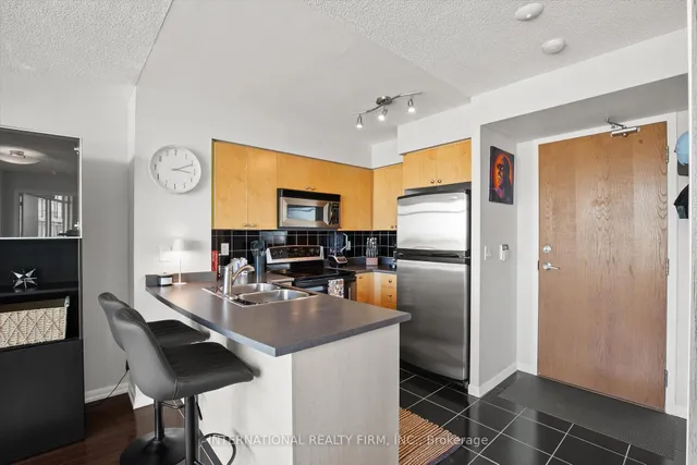 Additional image 4 of 219 Fort York Blvd Unit 1202