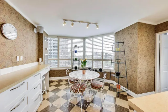 Additional image 15 of 130 Carlton St Unit 804