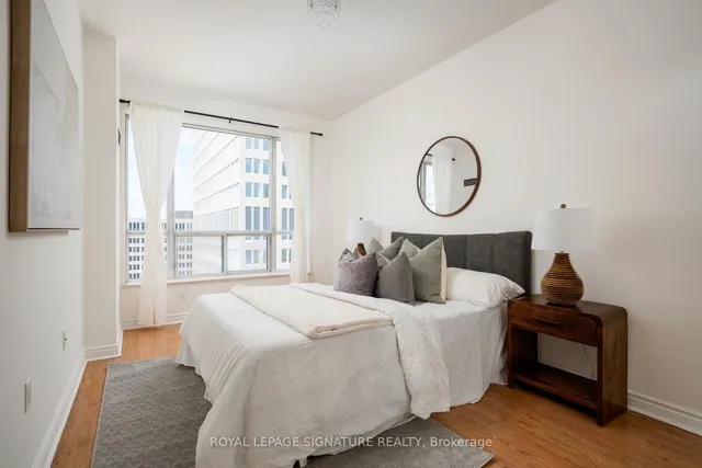 Additional image 29 of 889 Bay St Unit PH4