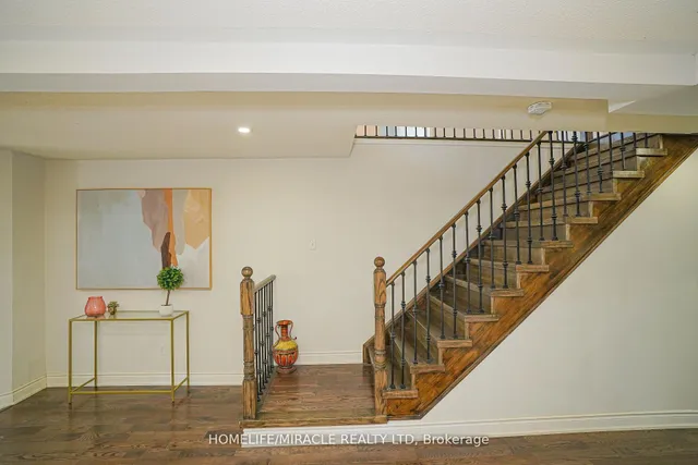 Additional image 14 of 23 Hollowgrove Blvd