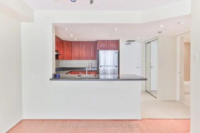 Additional image 8 of 705 King St Unit 814